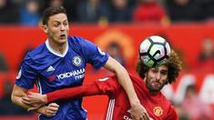 Gelandang asal Serbia, Nemanja Matic, resmi meninggalkan Chelsea untuk bergabung dengan Manchester United. (AFP/Oli Scarff)
