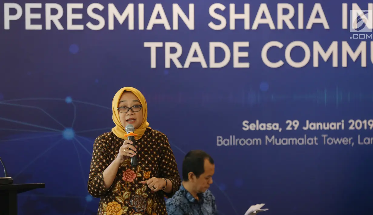 Technical Advisor ICC Indonesia, Rina SF Muhardini saat memberikan paparan pada SITC di Jakarta, Selasa (29/1). Tujuannya SITC adalah menjalin silaturahmi antara bank-bank syariah di Indonesia. (Liputan6.com/Fery Pradolo)