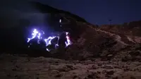 Api Biru Tiba-Tiba Muncul di Gunung Papandayan