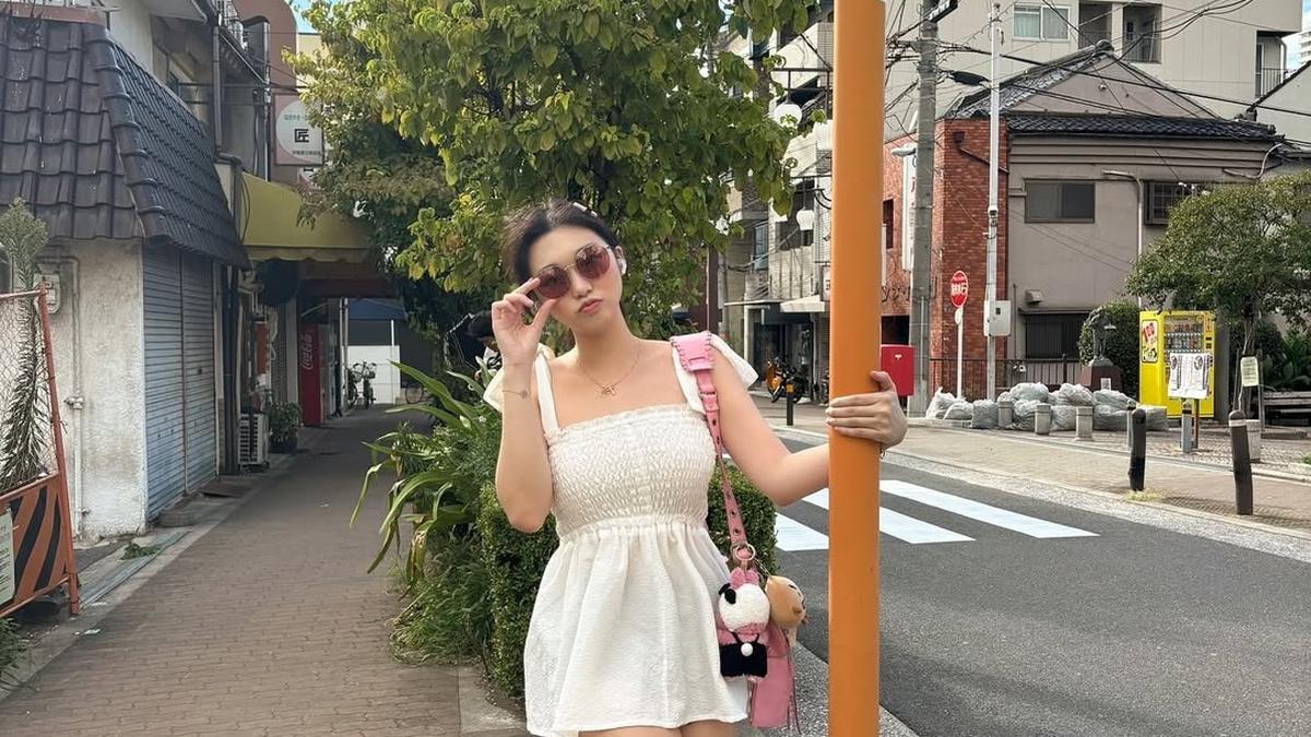 Potret Outfit Liburan Livy Renata yang Selalu Kece, Dipuji Bak Idol Kpop