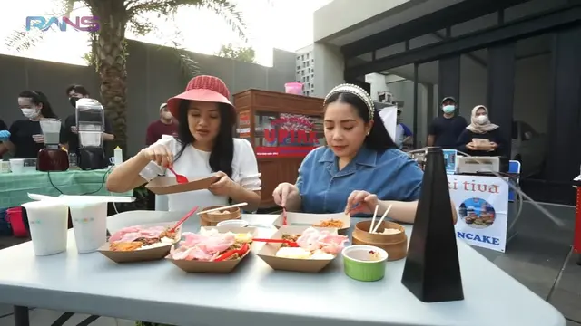 [Fimela] Nagita Slavina dan Titi Kamal