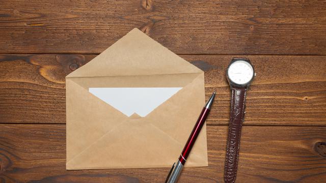 Ilustrasi amplop, surat