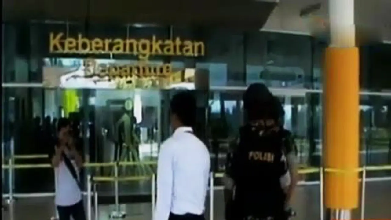 VIDEO: Bercanda Bawa Bom, Polisi Picu Kepanikan di Bandara Jambi
