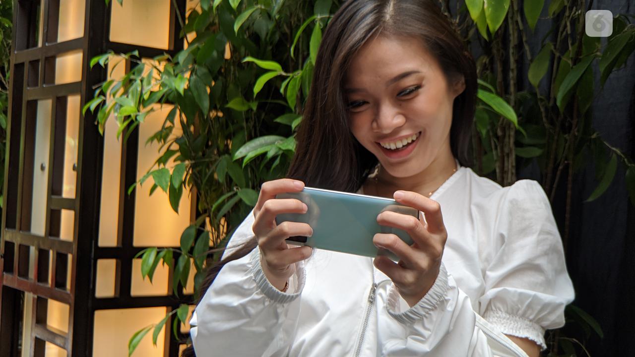 Ilustrasi pengguna smartphone