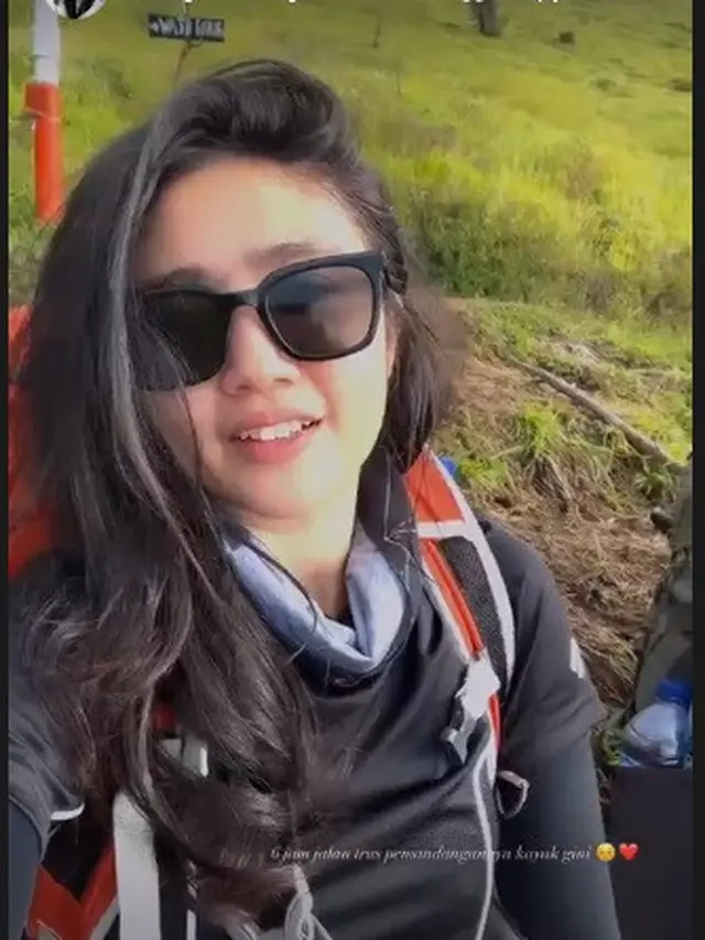 Febby Rastanty naik gunung Merbabu (Foto: Instagram @febbyrastanty)