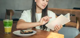 Makan malam yang bergizi bisa membantu untuk memulihkan energi kembali setelah seharian beraktivitas. (Foto/dok: Freepik/pvproductions)