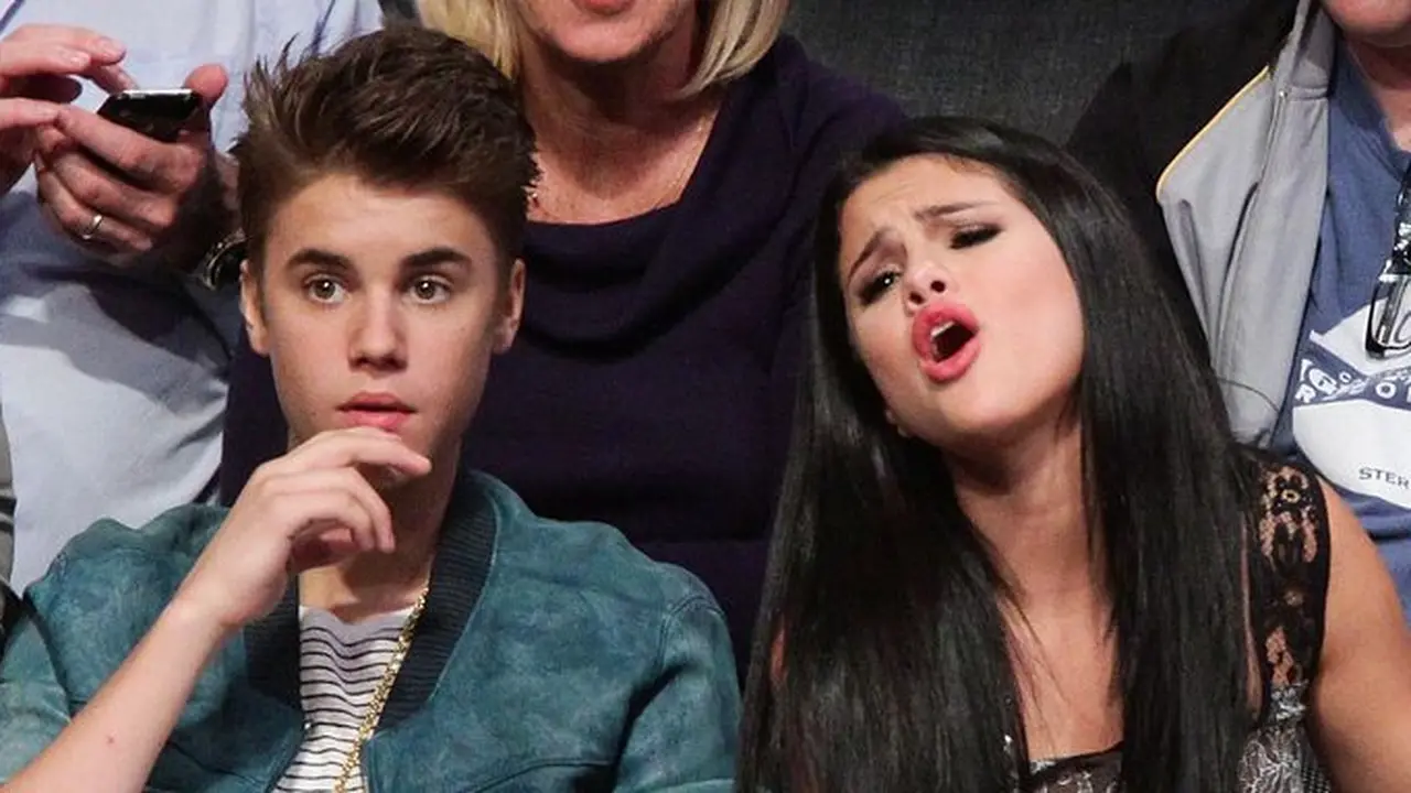 [Bintang] Justin Bieber - Selena Gomez