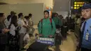 Bek Timnas Indonesia U-16, Fadilah Nur Rahman, saat tiba di Bandara Soetta, Tangerang, Sabtu (23/9/2017). Timnas U-16 berhasil meraih hasil sempurna pada kualifikasi Piala Asia U-16 di Thailand. (Bola.com/Vitalis Yogi Trisna)
