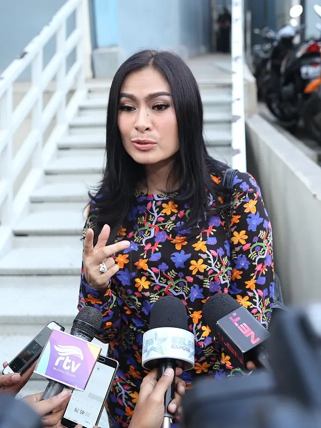 [Bintang] Iis Dahlia