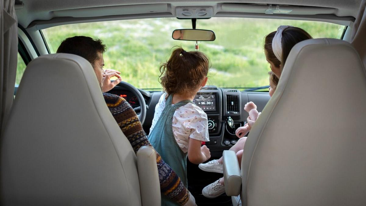 7 Tips Agar Anak Tetap Nyaman dan Ceria Saat Perjalanan Mudik dengan Mobil, Begini Caranya!
