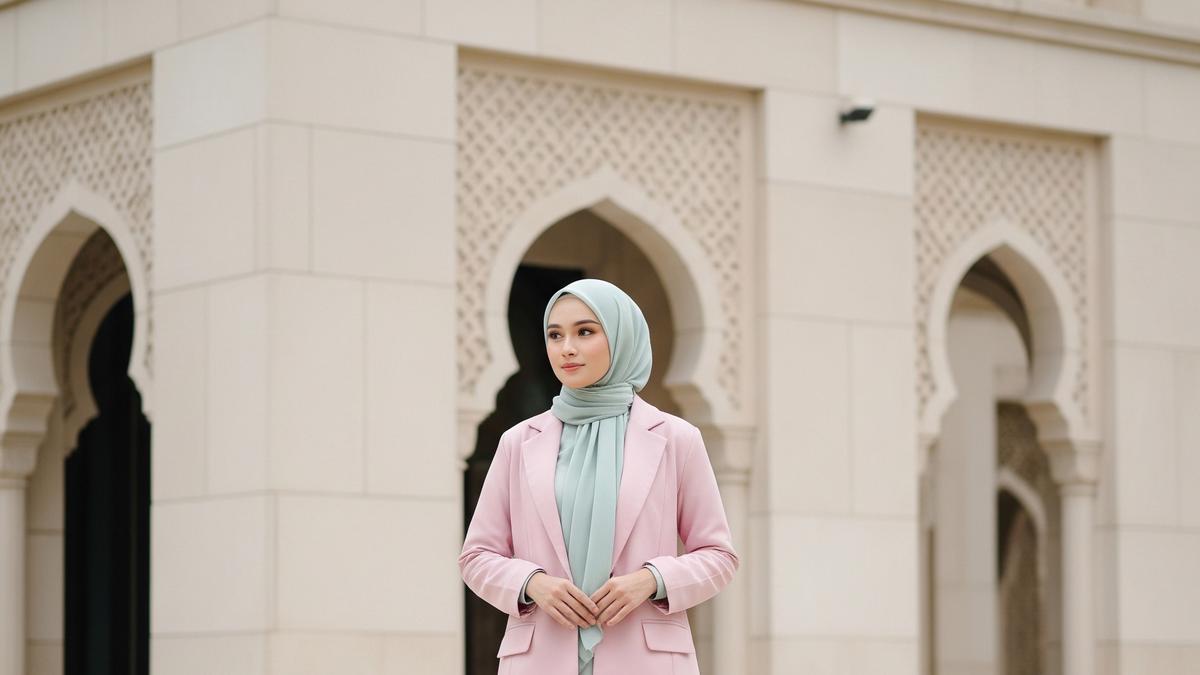 8 Ide Mix and Match Tunik, Blazer, dan Hijab untuk Tampil Elegan di Berbagai Acara