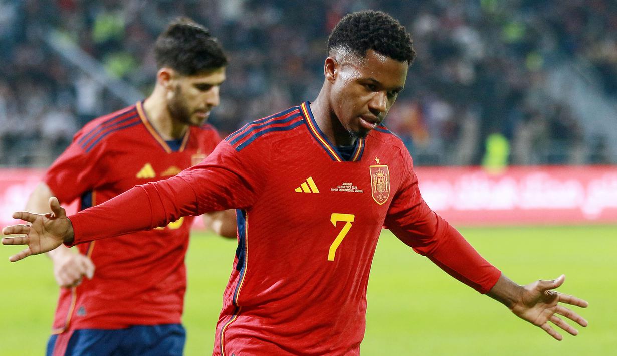 Timnas Spanyol sukses meraih kemenangan pada laga uji coba melawan Timnas Jordania di Amman International Stadium, Amman, Kamis (17/11/2022). (AFP/Khalil Mazraawi)