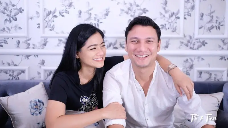 [Fimela] Titi Kamal dan Christian Sugiono