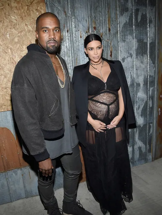 Seperti yang dilansir oleh Aceshowbiz, kehamilan Kim Kardashian sering mengalami kesulitan ketika sedang menjalani proses kehamilan hingga persalinan. (AFP/Bintang.com)