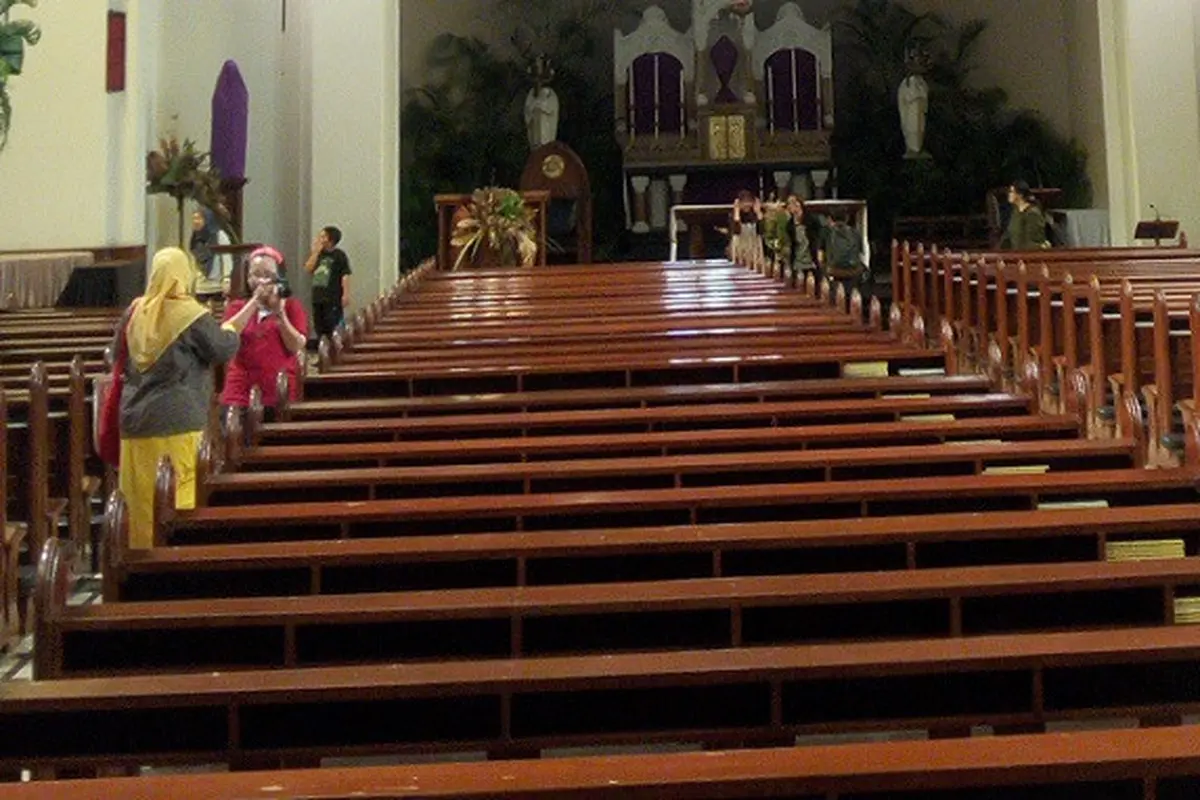 Merawat Keberagaman dengan Bertandang ke Gereja Katedral Bandung