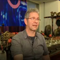 Nama aslinya Peter Smith, tapi saking cintanya dengan budaya Jawa, Peter lebih senang dipanggil Parto. (Foto: YouTube.com)