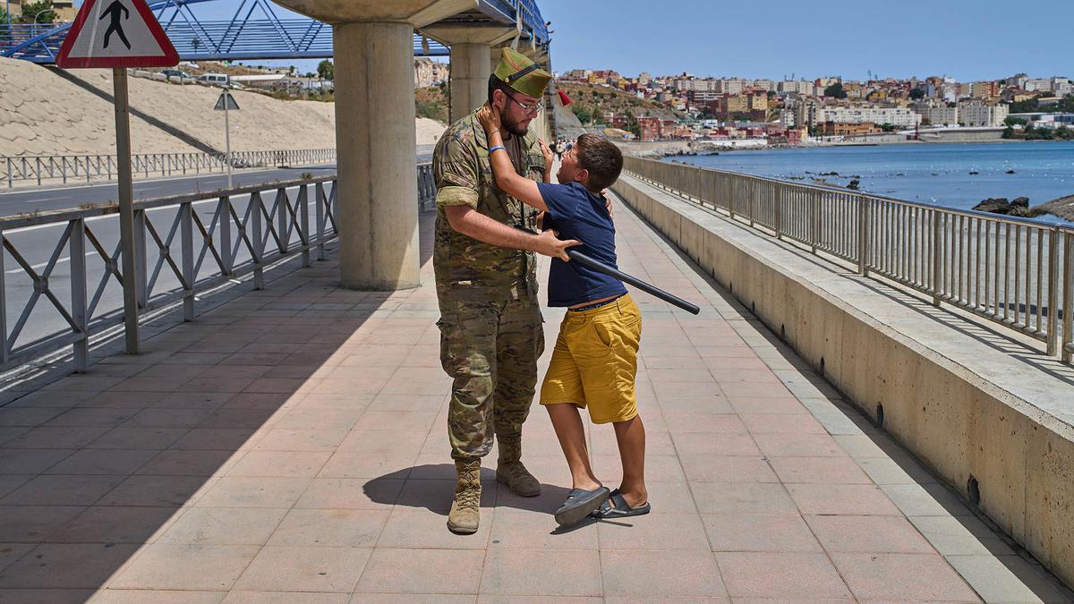 Tangis Anak Migran Hentikan Deportasi di Ceuta