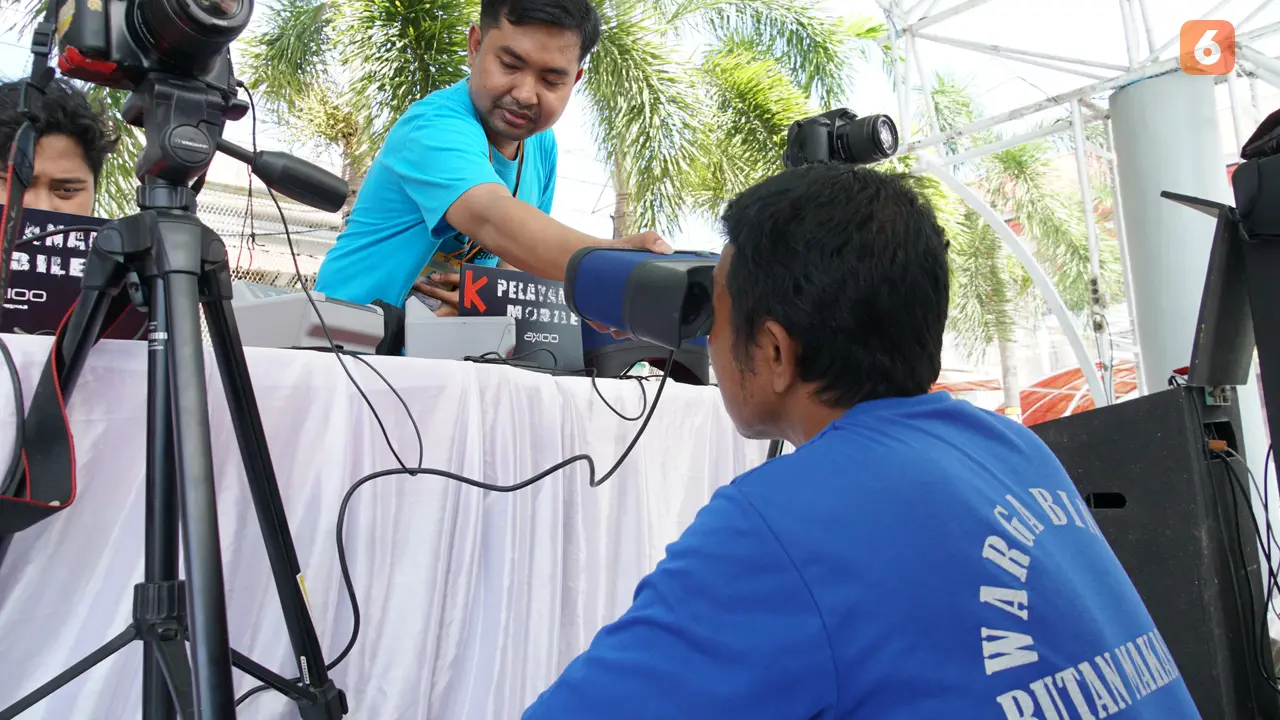 Salah seorang warga binaan Rutan Makassar sedang mengikuti perekaman KTP Elektronik (Eka Hakim)
