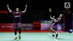 Pebulu tangkis ganda putra Indonesia, Fajar Alfian/Muhammad Rian Ardianto merayakan kemenangan atas He Ji Ting/ Zhou Hao Dong (China) pada Semifinal Indonesia Masters 2022 di Istora Senayan, Jakarta, Sabtu (11/6/2022). Fajar/Rian unggul dan melaju ke final Indonesia Masters 2022. (Liputan6.com/Helmi Fithriansyah)
