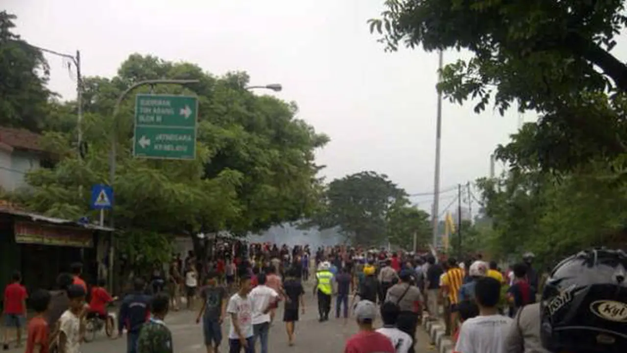Tawuran Usai, Jalan Tambak Manggarai Dipenuhi Pecahan Botol