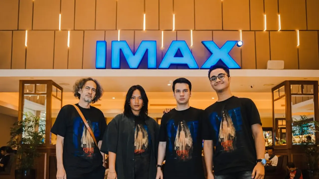 Pengabdi Setan 2: Communion dalam format IMAX.