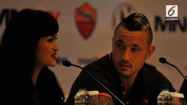 Berita video kisah pertemanan (almarhumah) Julia Perez dengan Radja Nainggolan, pesepak bola asal AS Roma.