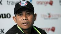Pelatih Arema, Joko Susilo, siap bekerja sama dengan pelatih fisik asing pada musim 2018. (Bola.com/Iwan Setiawan)