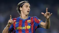 Kehebatannya di Inter Milan membuat Zlatan Ibrahimovic langsung diboyong oleh raksasa La Liga Spanyol, Barcelona. Namun kariernya mandek di negeri matador karena tidak cocok dengan strategi dari pelatih La Blaugrana, Pep Guardiola yang membuatnya dilepas ke AC Milan. (AFP/Lluis Gene)