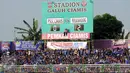 Ribuan suporter tim Maung Bandung memadati sudut tribun Stadion Galuh Ciamis untuk menyaksikan laga antara Persib melawan PSGC, Minggu (10/4/2016). Persib unggul 5-1 atas PSGC. (Liputan6.com/Helmi Fithriansyah)