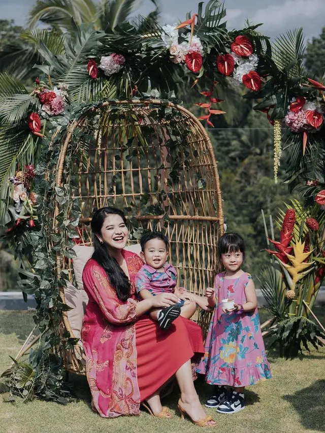 Tampilan Modis Kahiyang Ayu saat Hamil Anak Ketiga (Sumber: Instagram/ayanggkahiyang)