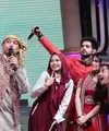 Di hari ke-3 pemeran Ranveer dan Ishani berada di Jakarta, mereka kembali memanjakan para penggemarnya lewat panggung Pesta Bollywood yang disiarkan secara live dari Indosiar, Studio Emtek, Jakarta Barat, Senin (6/3/2017). (Deki Prayoga/Bintang.com)