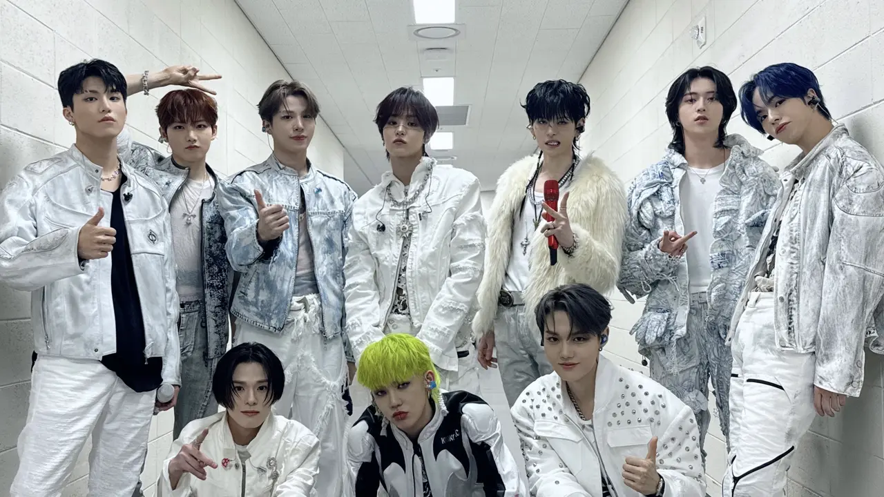 TREASURE Rilis MV 'Yellow' yang Super Fresh, Berwarna dengan Nuansa Kampus