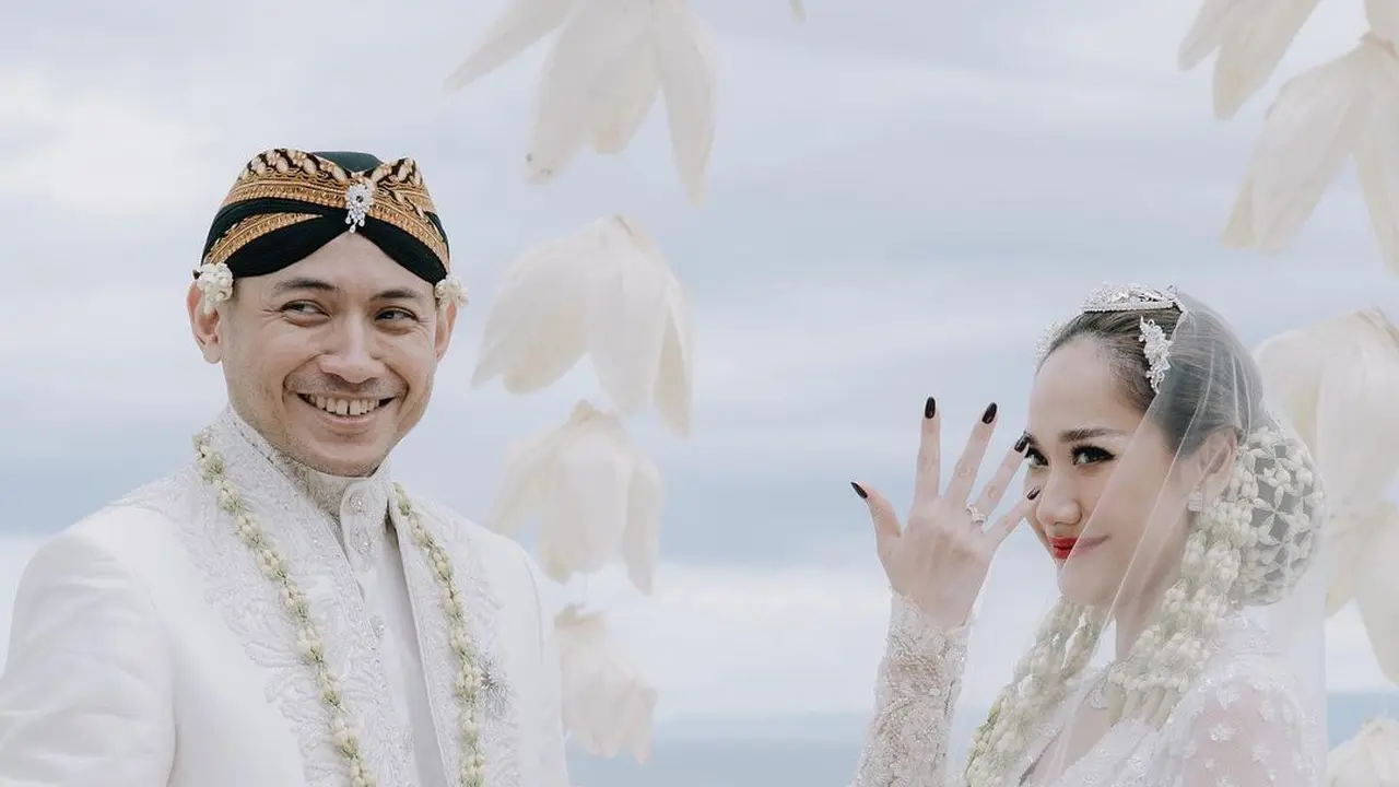 Detail Cincin Pernikahan Bunga Citra Lestari dan Tiko Aryawardhana, Terlihat Mewah dengan Taburan Penuh Berlian