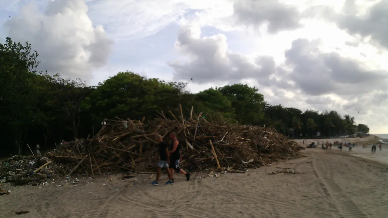 Sampah Kuta