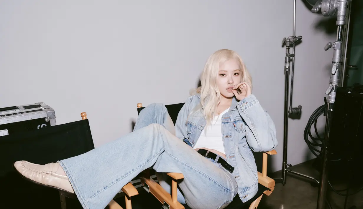 Levi’s® secara resmi umumkan kemitraan global multi-tahun bersama ROSÉ, penyanyi-penulis lagu internasional papan atas sekaligus ikon
global. (Foto: Levi's)