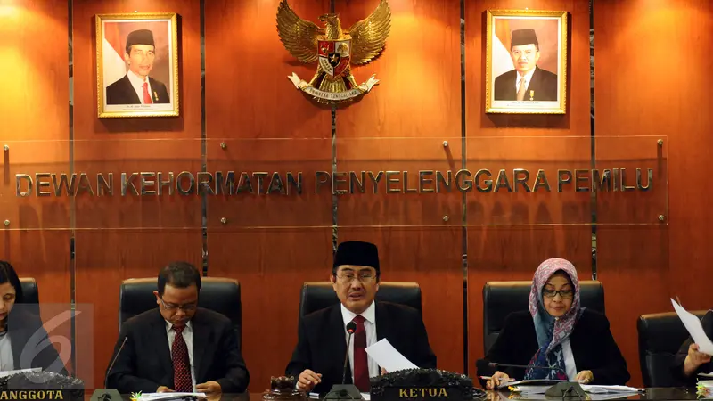 20160126- DKPP Berhentikan 6 Pengawas Pemilu-Jakarta- Helmi Fithriansyah