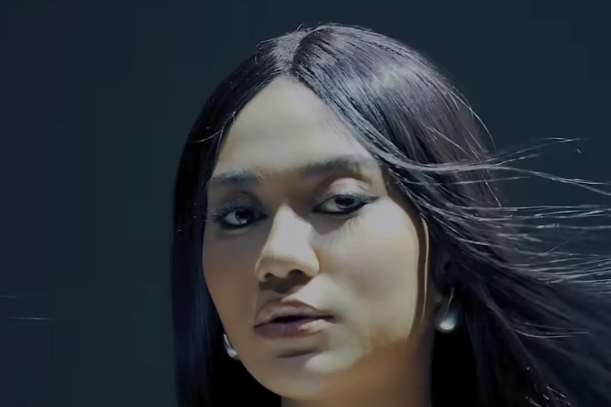 Tampilan Berbeda Azizah Salsha Jadi Bintang Iklan Parfum Milik Rachel Vennya