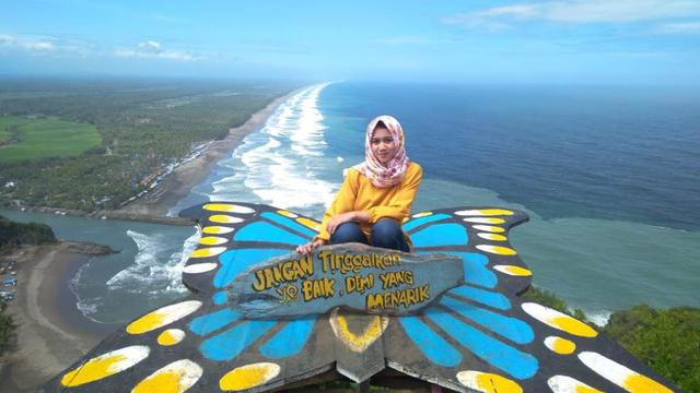 Pagi Spektakuler Di Bukit Hud Batas Benua Asia Dengan Samudera