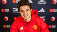 Senne Lammens, kiper rekrutan Manchester United dari Royal Antwerp di bursa transfer musim panas 2025. (Dok. X @ManUtd)
