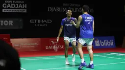 Hasil ini didapat usai mengalahkan ganda putra Indonesia lainnya, Leo Carnando/Bagas Maulana. Tampak dalam foto, pebulu tangkis ganda putra Indonesia, Fajar Alfian/Muhammad Fikri saat bertanding melawan Leo Carnando/Bagas Maulana pada babak 16 besar Indonesia Masters 2026 di Istora Gelora Bung Karno, Senayan, Jakarta, pada Kamis (22/1/2026). (Bola.com/M Iqbal Ichsan)