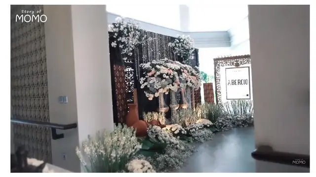 10 Potret Momo Geisha Gelar Tedak Siten untuk Anak Kedua, Mewah Banget