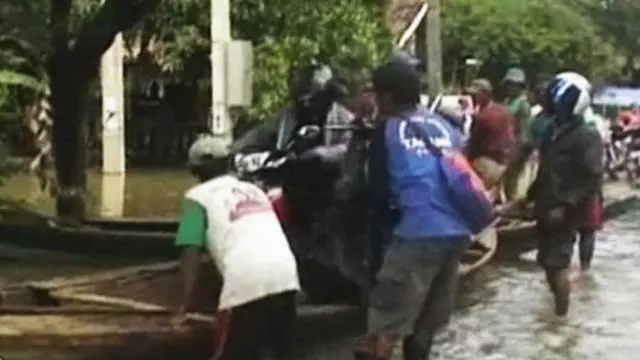 Ratusan Warga Pandeglang Terisolir Banjir