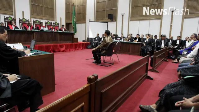  NEWS FLASH: Alasan Pencoblosan  Sidang Ahok Dimajukan