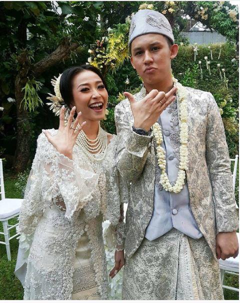 Rinni dan Jevin juga memilih garden party untuk resepsi pernikahan mereka./Copyright Vemale.com