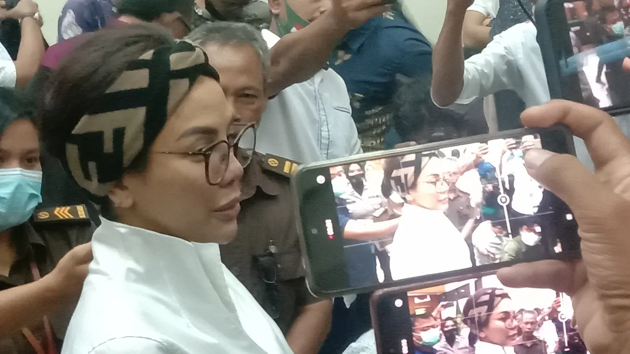 Nikita Mirzani di Pengadilan Negeri (PN) Serang, Banten.