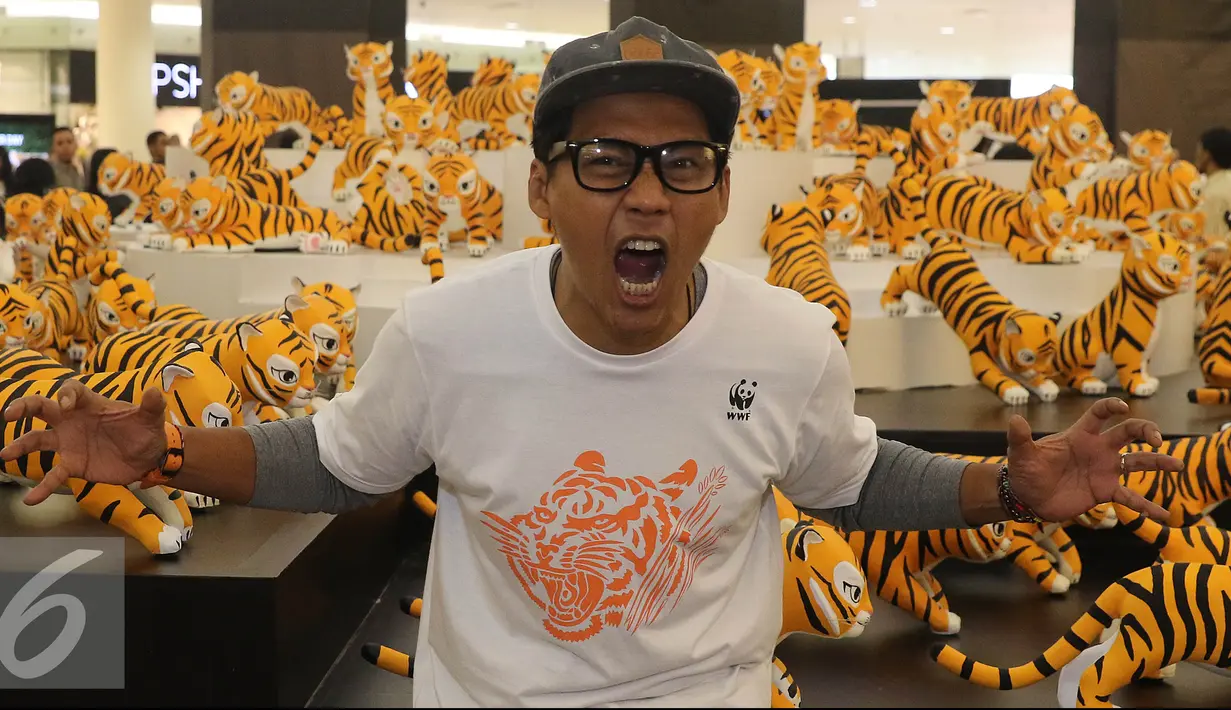 Nugie saat menghadiri jumpa pers kampanye populasi harimau di Senayan City, Jakarta, Jumat (29/7). WWF-Indonesia #DoubleTigers menggugah kepedulian publik akan populasi dan konservasi harimau. (Liputan6.com/Herman Zakharia)