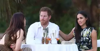 Pangeran Harry dan Meghan Markle kini sudah tak menyembunyikan hubungannya. Belum tampil secara terbuka di publik, namun belum lama ini keduanya terlihat hadir di sebuah pesta pernikahan bersama. (doc.dailymail.com)