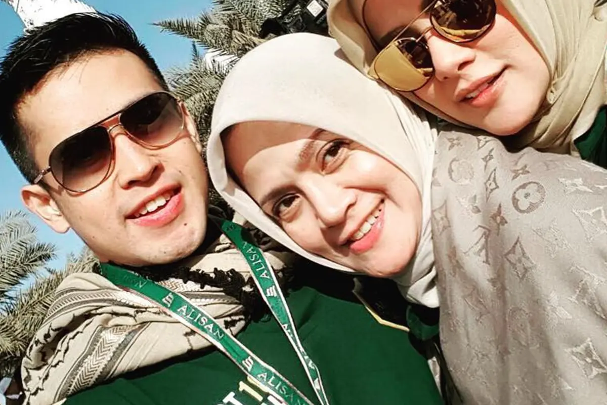 6 Potret Eks Ibu Mertua Olla Ramlan yang Awet Muda, Dikira Istri Baru Aufar Hutapea
