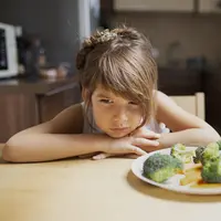 anak tidak mau makan. sumber foto: freepik