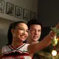 Cory Monteith dan Naya Rivera dalam Glee. (20th Century Fox via IMDb)